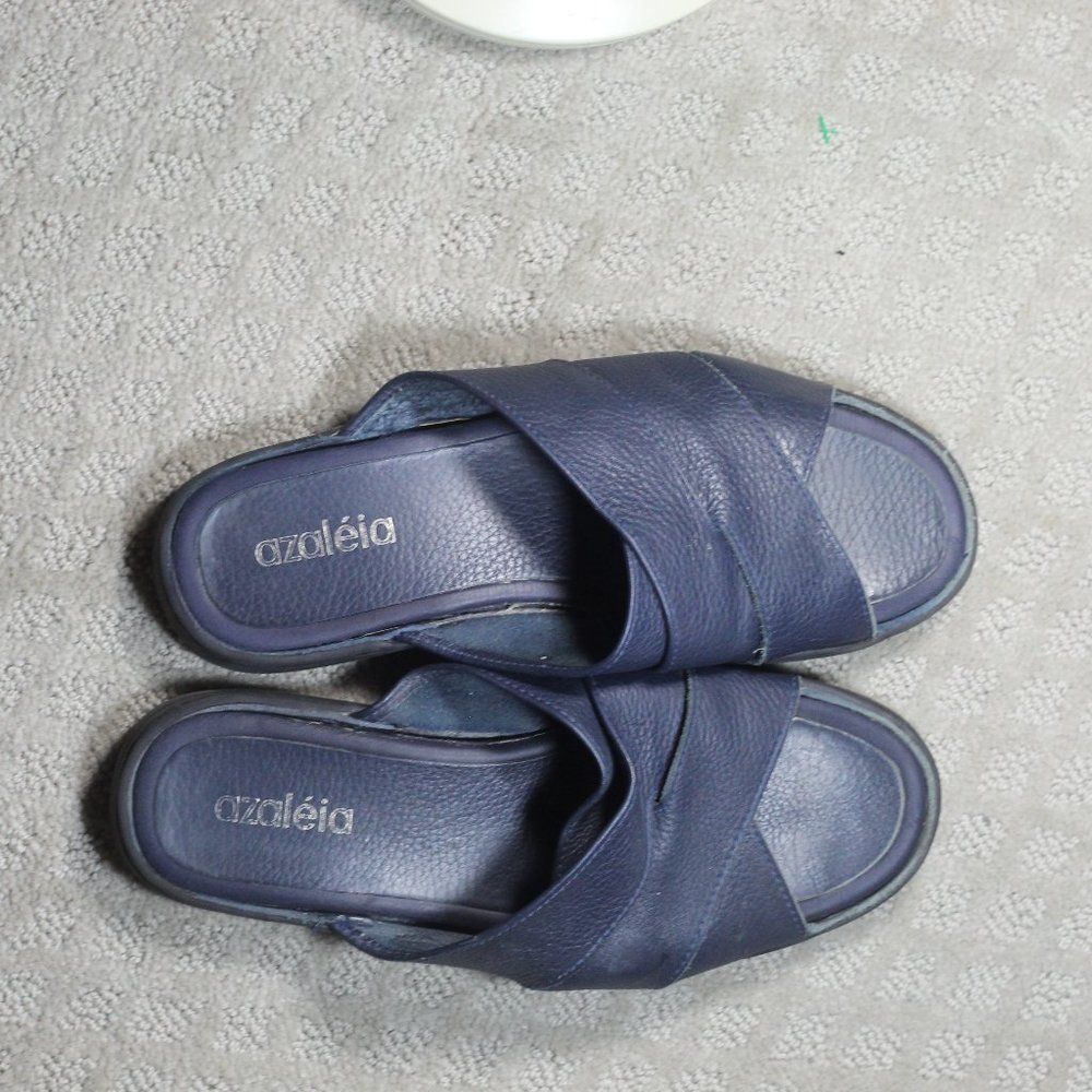 Azaleia Size 7 Navy Blue Wide Crossed Strap Leather Slip On Sandals